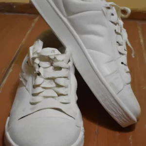zapatillas blancas de hombre